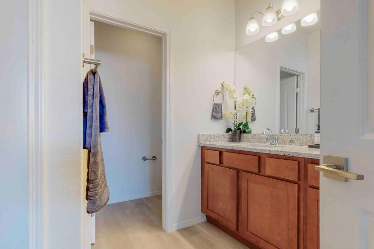 Modern Home 3Br Next To Airport, Netflix, Casino Albuquerque Esterno foto