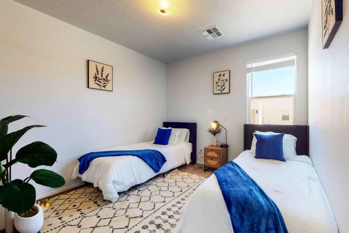 Modern Home 3Br Next To Airport, Netflix, Casino Albuquerque Esterno foto