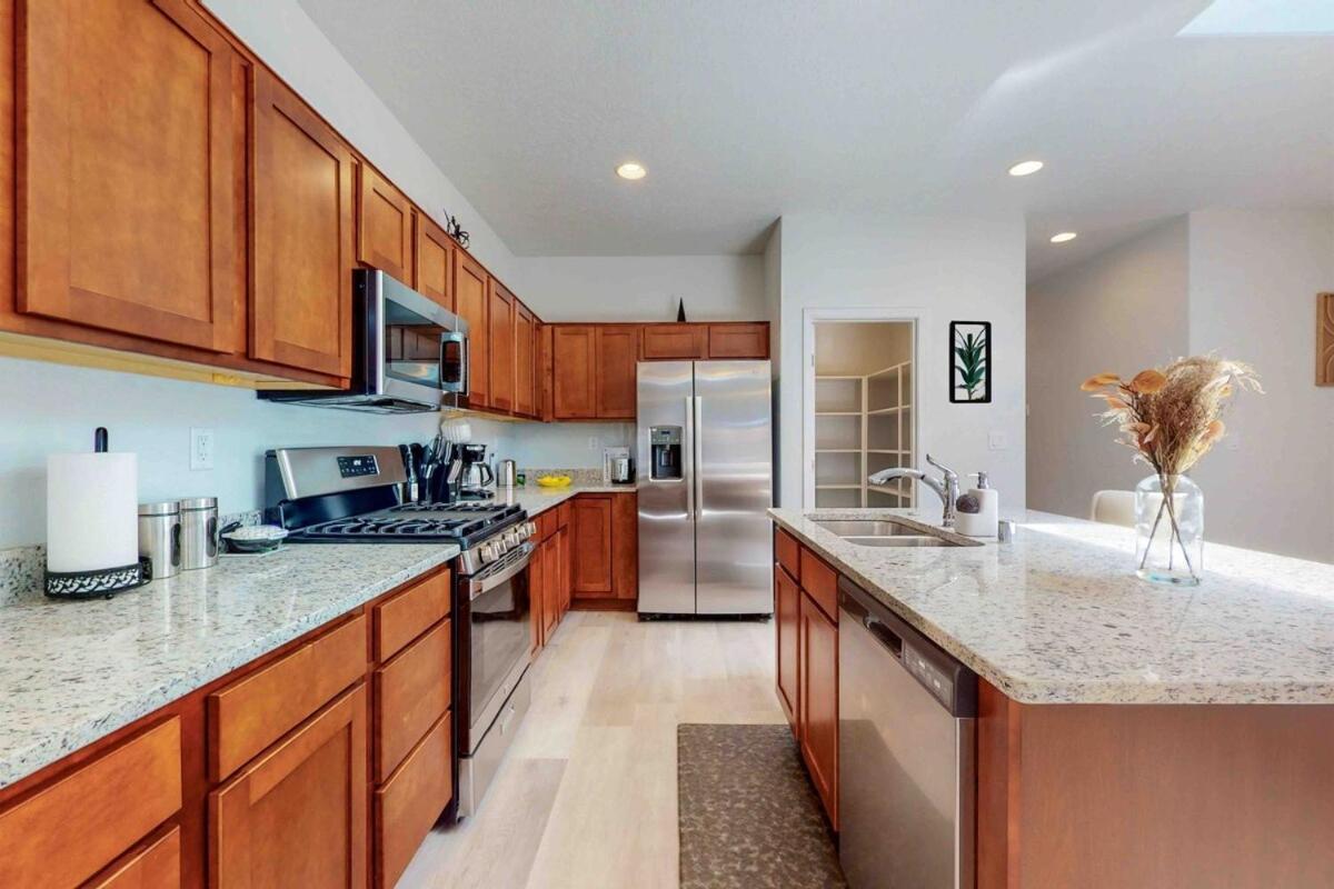 Modern Home 3Br Next To Airport, Netflix, Casino Albuquerque Esterno foto