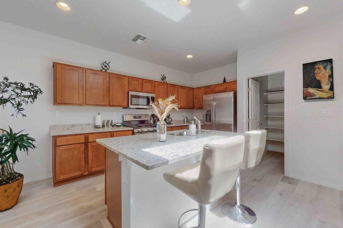 Modern Home 3Br Next To Airport, Netflix, Casino Albuquerque Esterno foto